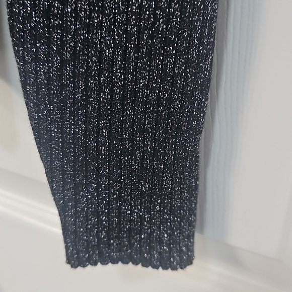 NWT ICHI Metallic Crossback Long Sleeved Ribbed Knit Metallic Black Top XL - Picture 6 of 13